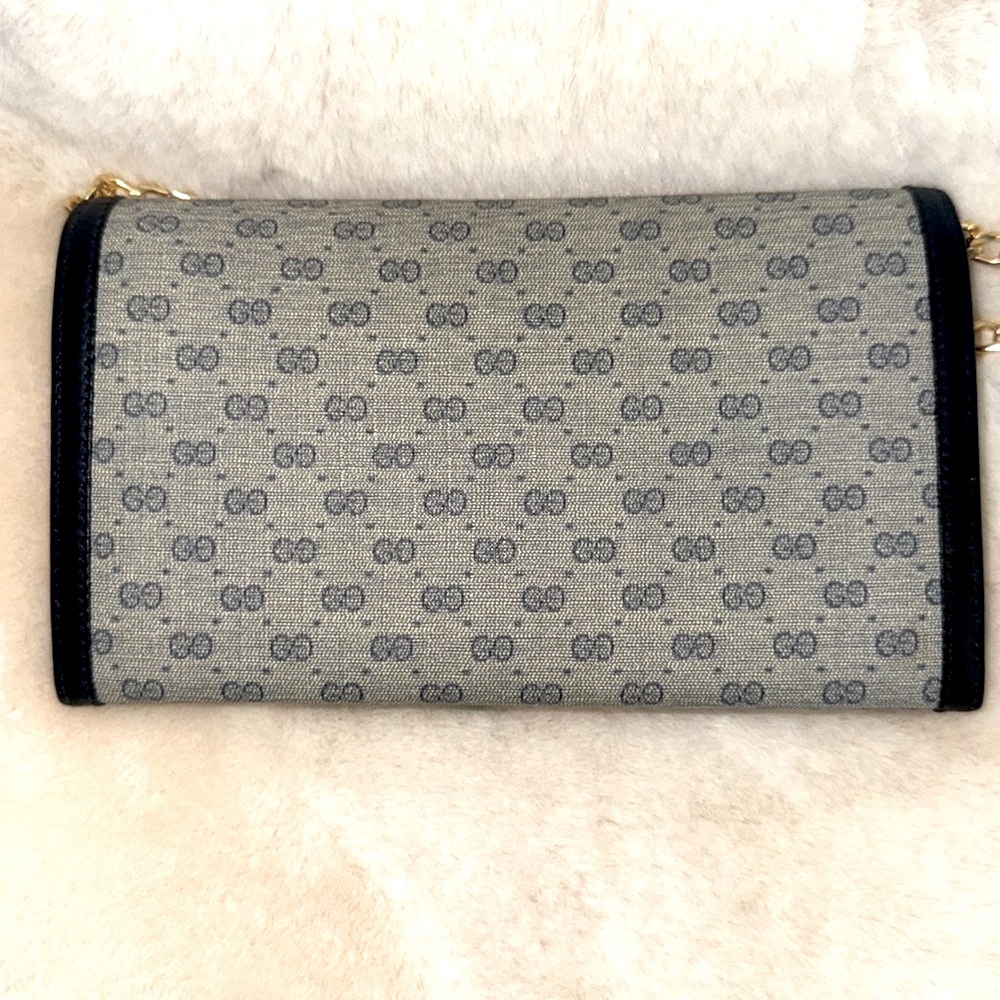 Gucci GG Supreme Kisslock Wallet - Picture 10 of 16